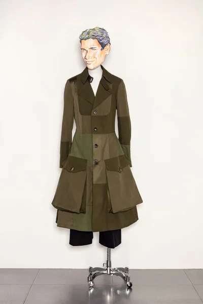 Look 10
